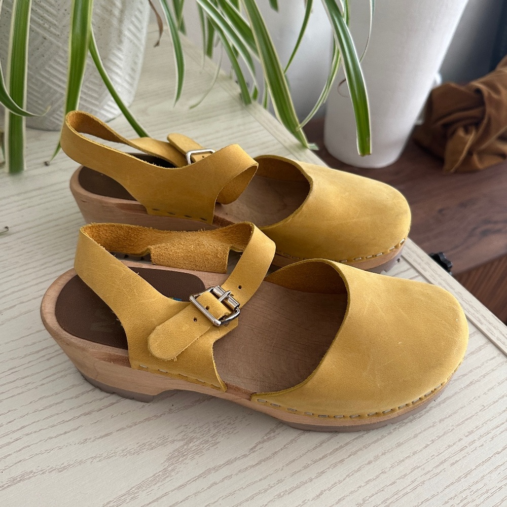 MIA CLOGS